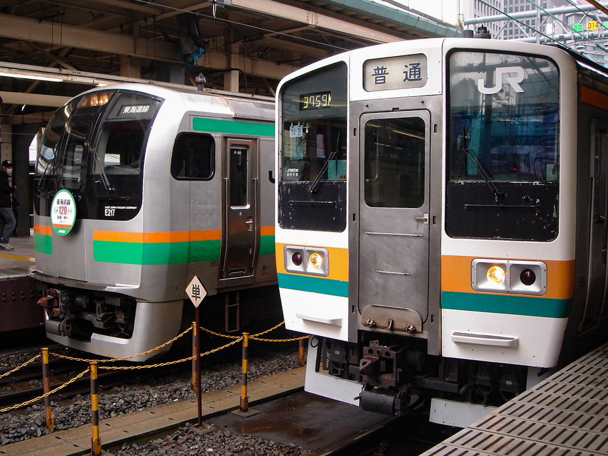 hs3419x's tweet photo. 113系、183系、253系、そしてE217系...
思い出の総武本線、最後の電車にさよならを。

配9744ﾚ
EF64 1031+E217系Y-101編成+Y-102編成
2025.6.25 https://t.co/HQpyYmjQIj