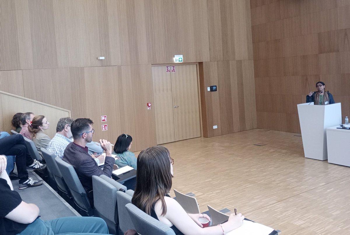 CenterUw's tweet image. 3rd International Symposium on Intergroup Communication started in Warsaw! The symposium is organized by Karolina Hansen, Howard Giles, Antonis Gardikiotis, @MMirucka and Kamila Zochniak.