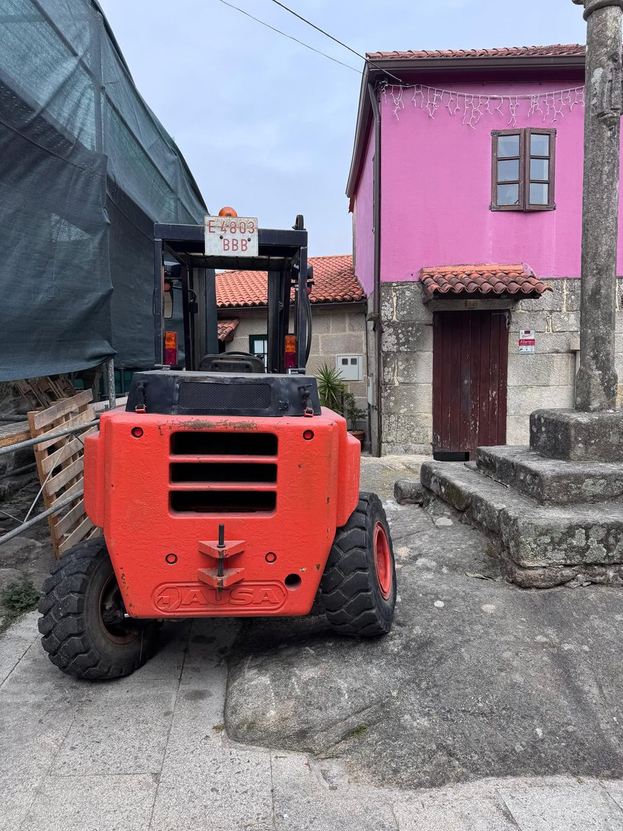 apatrigal_'s tweet photo. PRÁCTICAS INCORRECTAS
Combarro
Tanto veciños, como construtores e concello debian evitar o tránsito de maquinaria sobre a base do cruceiro
#Combarro @Diario_Pontev @ConcellodePoio @Combarro https://t.co/IixnGVFGfc