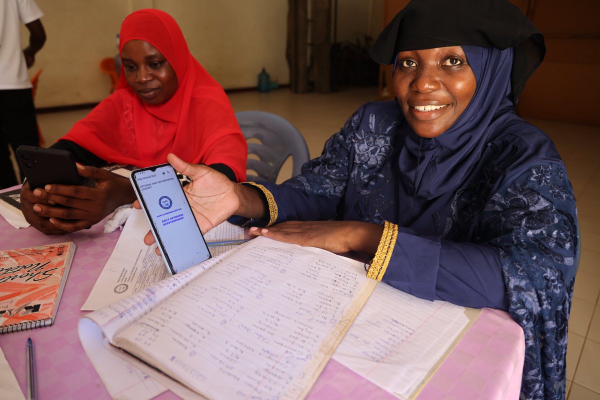 1/2 Meet Mwanatumu &amp; Saumu from Mwaembe Beach Management Unit, #Kwale. With KEMFSED-supported, they collect vital fish data using their mobile phones, contributing to building a reliable national fisheries data system.  #FIMS #SustainableFisheries <a href="/KeFisheries/">Fisheries Kenya</a> <a href="/kefs_kenya/">Kenya Fisheries Service</a>