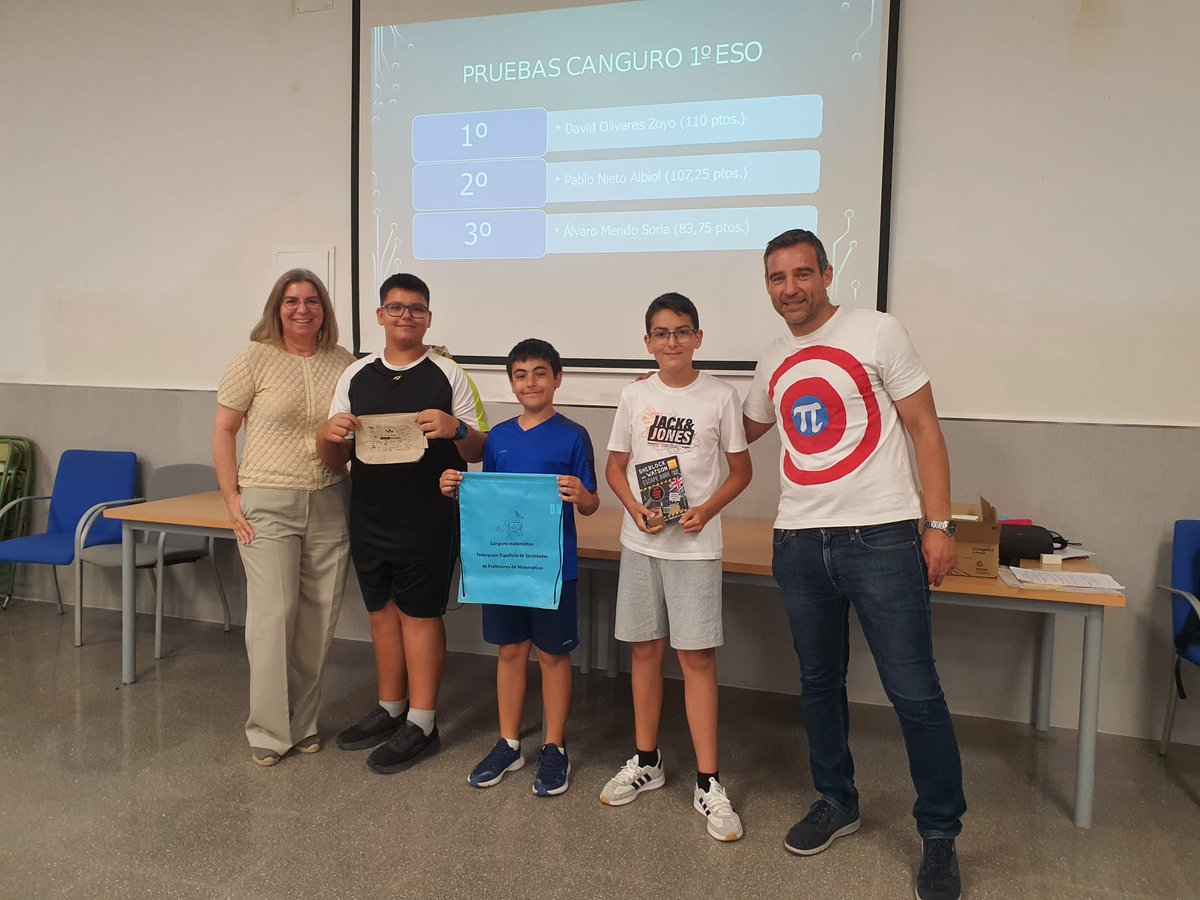 El pasado jueves 19 de junio tuvo lugar en nuestro IES Aguadulce la I Gala Matemática.  En esta primera entrega podéis ver a los premiados de las PRUEBAS CANGURO y las OLIMPIADAS MATEMÁTICAS THALES.
¡Enhorabuena a tod@s!