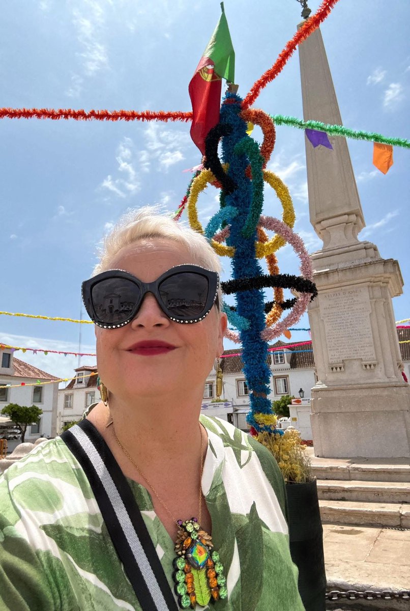 WhosKateStrange's tweet photo. Love fiesta times. I get my sparkle on! All the colours #VRSA Algarve. https://t.co/GapKOAeHEl