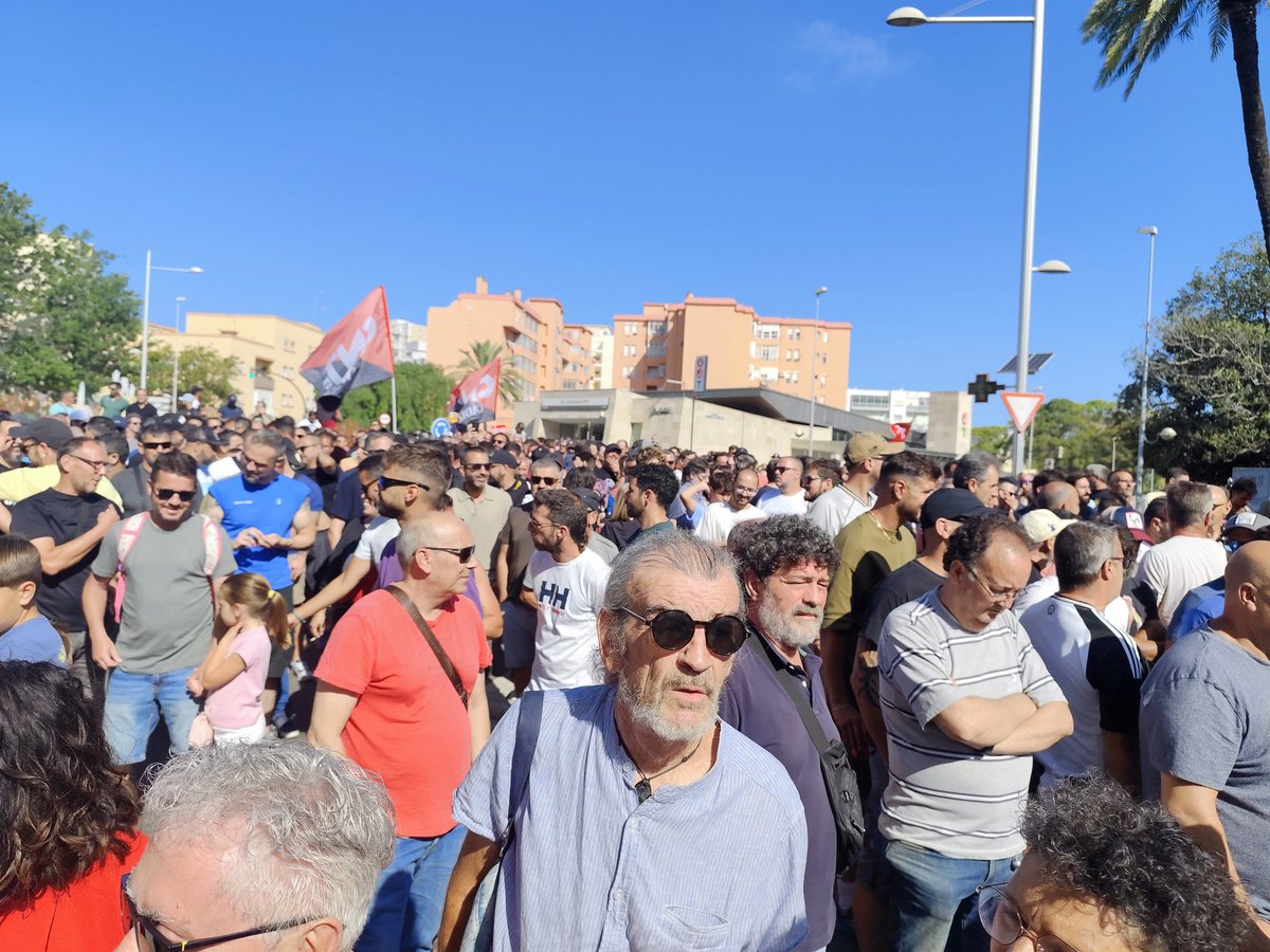 Ya estamos en Cádiz en la #LaLuchaDelMetal.
💪🏽💪🏽💪🏽💪🏽💪🏽💪🏽