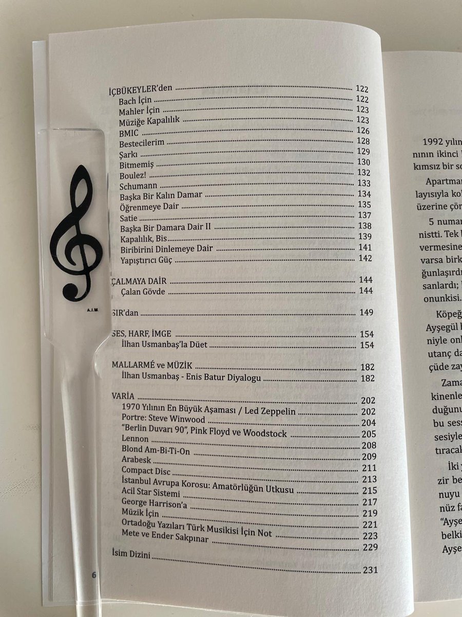 Kuş Dili
Müzik Yazıları
Enis Batur

Bir şairin müziğe bakışı, edebiyatın ve müziğin birlikte akışı...
 
#EnisBatur #KuşDili #müzik #müzikyazıları #müziğiokuyabilirsiniz #müzikkitapları #kitapönerisi #deneme #inceleme