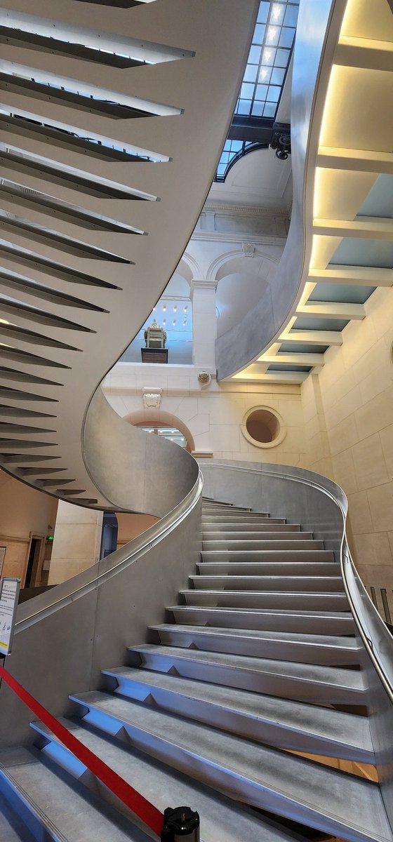 JessicaColleu's tweet image. Study time in Paris in the newly renovated National French Library Richelieu. Magic!