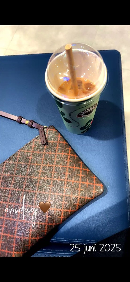 mellisdl's tweet photo. 🤎🤎🤎 #malenebirger #espressohouse #life #mellislife https://t.co/srFoneejJr