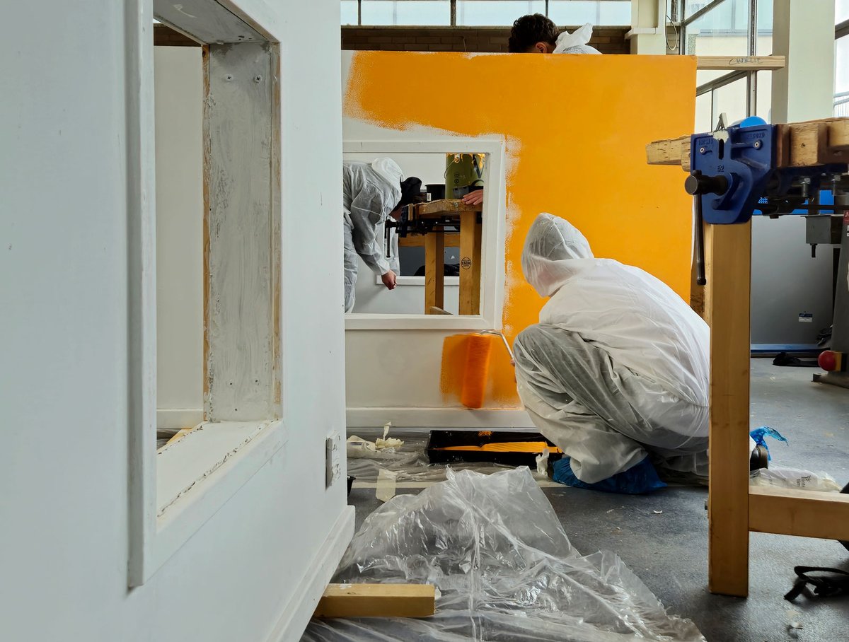 Decorating Matters magazine (@scottish_decor) on Twitter photo Read how teachers at <a href="/BalwearieHigh/">Balwearie High</a> in #Fife are training the younger generation practical skills to help plug the gaps in our construction industry. bit.ly/DM_schools_ski…
#paintinganddecorating #CITB Read how teachers at <a href="/BalwearieHigh/">Balwearie High</a> in #Fife are training the younger generation practical skills to help plug the gaps in our construction industry. bit.ly/DM_schools_ski…
#paintinganddecorating #CITB
