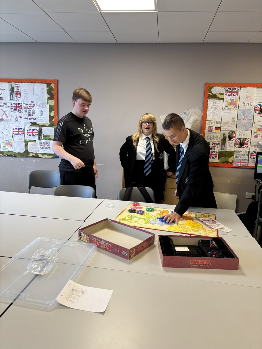 SCHS Social Subjects tweet media