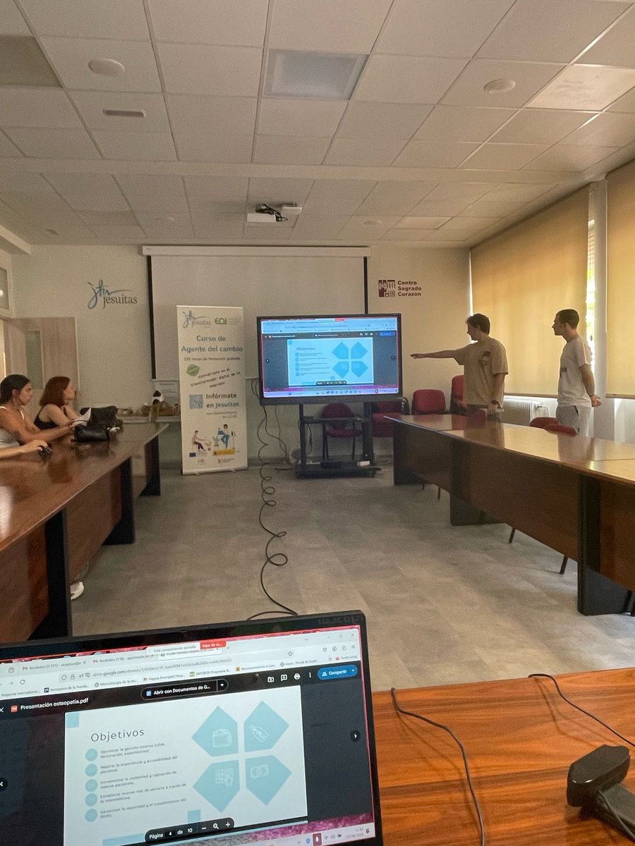 💻🚀 ¡Ya está aquí la tercera promoción de Agentes del Cambio!
Hoy hemos presentado los Planes de Transformación Digital elaborados por nuestro alumnado, y hemos hecho entrega de los bonos y diplomas que acreditan su preparación para impulsar la digitalización en las empresas.