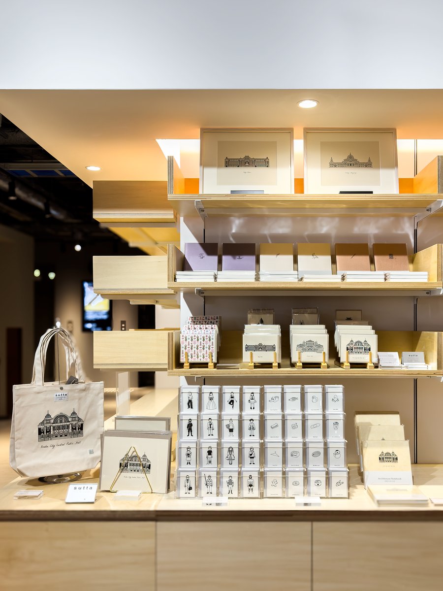suttasilkscreen's tweet image. 京都 蔦屋書店にて、Suttaのフェアが始まりました。8月4日までの会期中には、新作となる「京都モチーフ」のアイテムも登場予定です! #京都蔦屋書店 #sutta #ステーショナリー #ノート #グリーティングカード #トートバッグ #シルクスクリーン #建築 #京都 #文具工芸 #京都高島屋