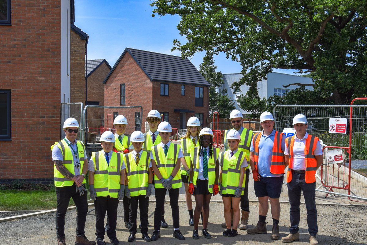 WestNorfolkBC's tweet photo. Year 9 students from Springwood School visited our Florence Fields development last week, being constructed by @Lovell_UK 

ℹ https://t.co/Jmd7OOVXEu https://t.co/3gfM3XoKYM