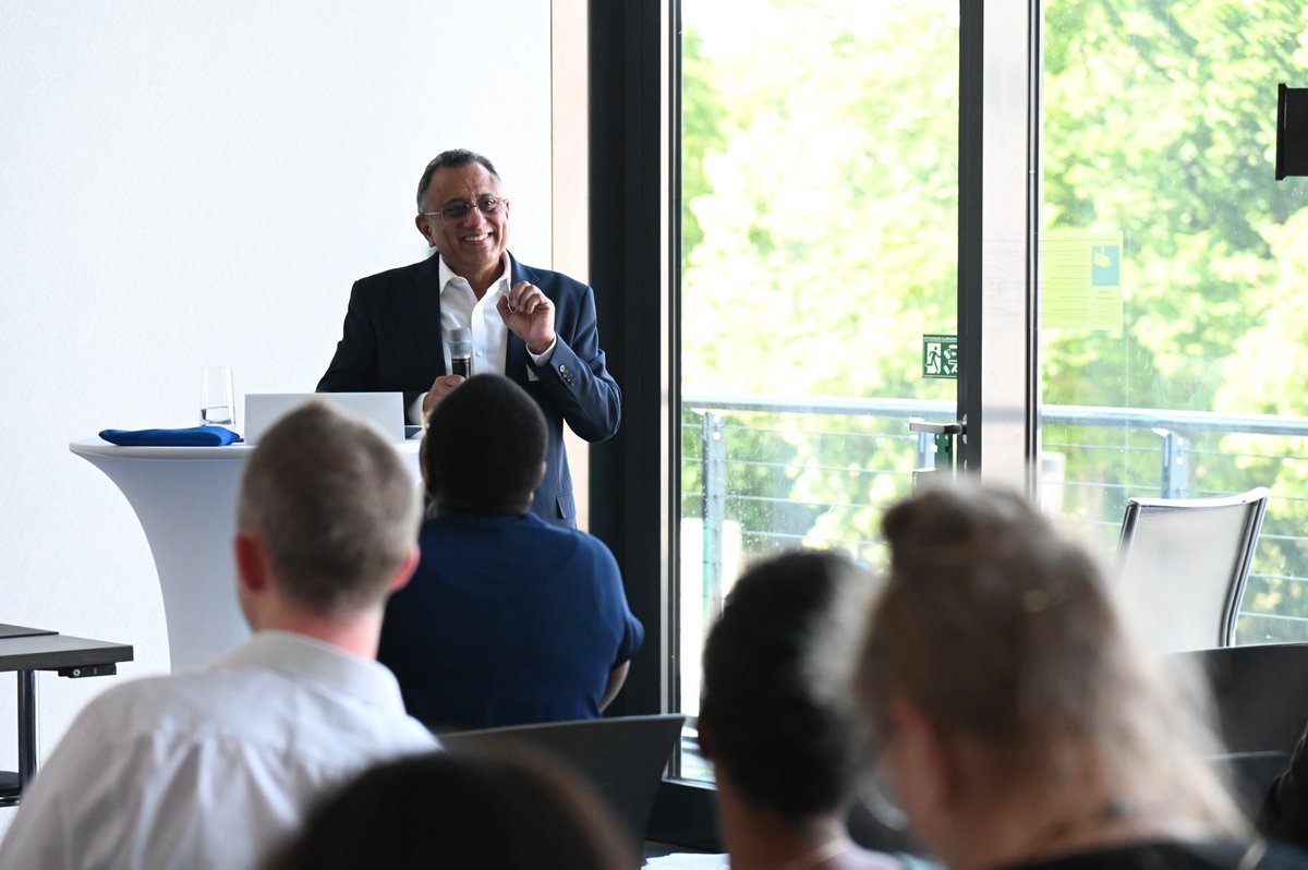 IUCNClimateTeam's tweet image. 🌿 Scaling #EcosystemBasedAdaptation takes more than tools—it takes a mindset shift.

At EbA Knowledge Day 2025, the call was clear:

🤝 Partner long-term
💡 Centre people &amp;amp; culture
📊 Bridge research &amp;amp; policy
💰 Unlock innovative finance
🔗 shorturl.at/sHSWA

#SB62