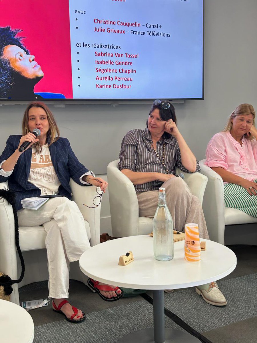 PFDM #FemmesMedias (@pfdmedias) on Twitter photo ✅ Superbe table ronde au <a href="/SunnySideDoc/">Sunny Side of the Doc</a> organisée par notre coprésidente Francoise Marchetti et modérée par notre co-présidente <a href="/ANAISBOUTON/">ANAIS BOUTON</a> dont la thématique était « L'impact garanti quand les femmes prennent la caméra » ! Et toc !
✅Des échanges aussi passi passion que ✅ Superbe table ronde au <a href="/SunnySideDoc/">Sunny Side of the Doc</a> organisée par notre coprésidente Francoise Marchetti et modérée par notre co-présidente <a href="/ANAISBOUTON/">ANAIS BOUTON</a> dont la thématique était « L'impact garanti quand les femmes prennent la caméra » ! Et toc !
✅Des échanges aussi passi passion que