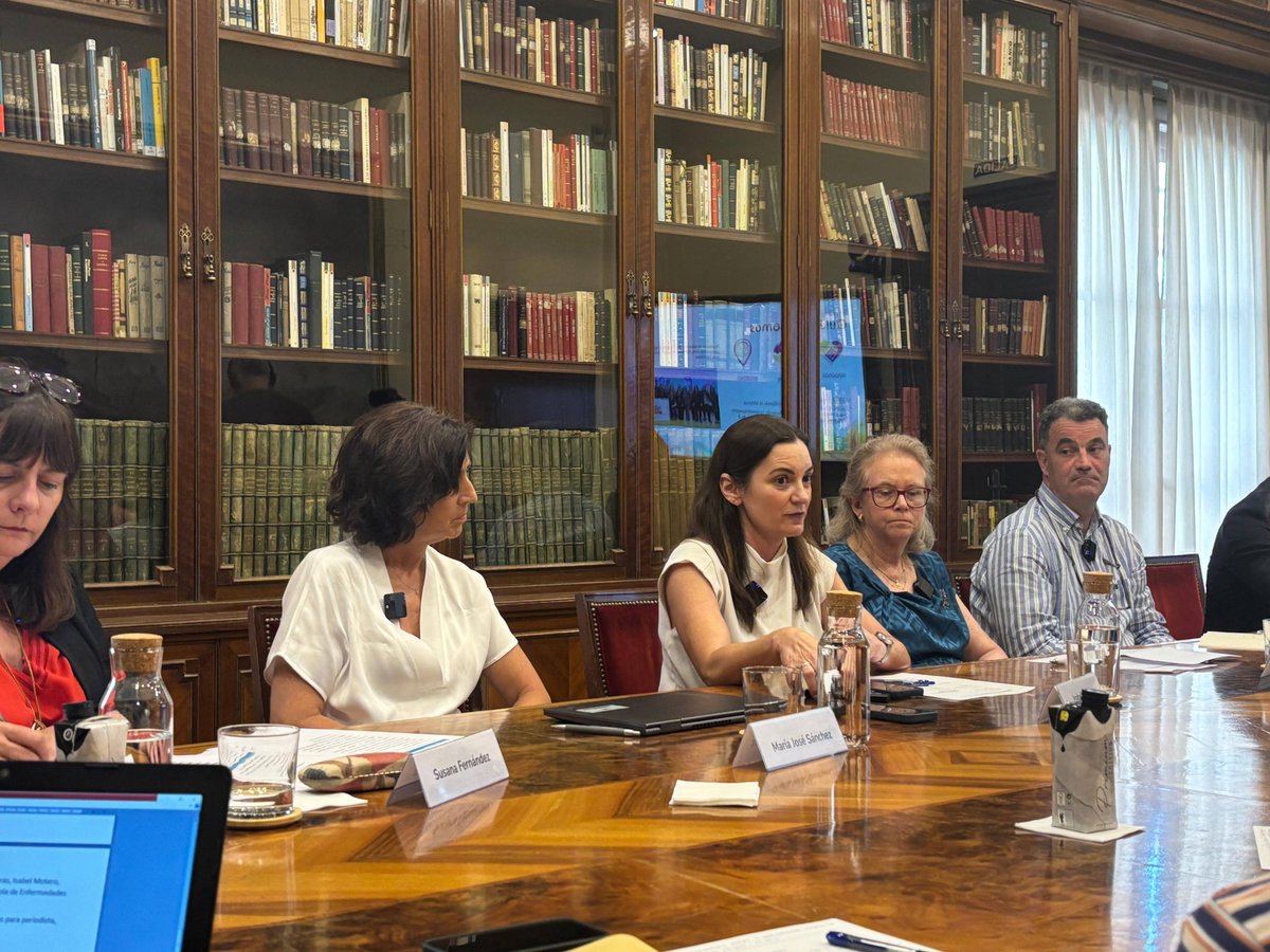 AELMHU (@aelmhu) on Twitter photo Interviene ahora Isabel Motero, directora general de <a href="/FEDER_ONG/">FEDER | Enfermedades Raras</a>:
📢"Nuestro propósito es ser la esperanza de 3 millones de personas con enfermedades raras, sin diagnóstico, y de sus familias"
📹 Síguelo en directo aquí: bit.ly/40o1ZTI Interviene ahora Isabel Motero, directora general de <a href="/FEDER_ONG/">FEDER | Enfermedades Raras</a>:
📢"Nuestro propósito es ser la esperanza de 3 millones de personas con enfermedades raras, sin diagnóstico, y de sus familias"
📹 Síguelo en directo aquí: bit.ly/40o1ZTI