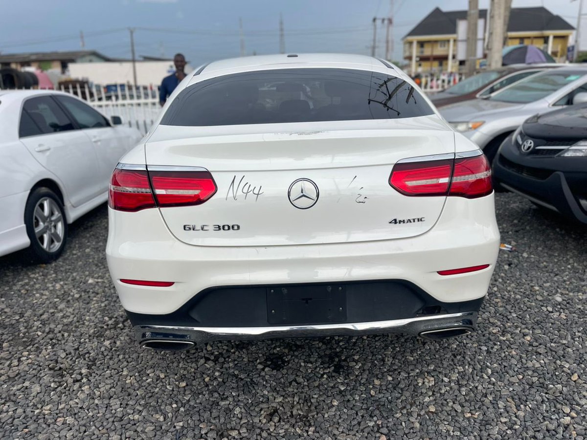 bravado900's tweet photo. Foreign used 2017 GLC , four cylinder engine with superb fuel economy, ice cold ac, premium sound system, navigation system and reverse camera. 

Price is 56m (slightly negotiable)

200k settlement 

📞 08027613455 https://t.co/vamNptMQCa