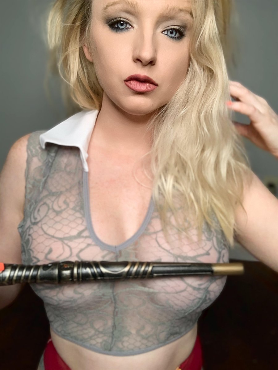 When I reach 85k followers, I'll move the wand! 💙🤍