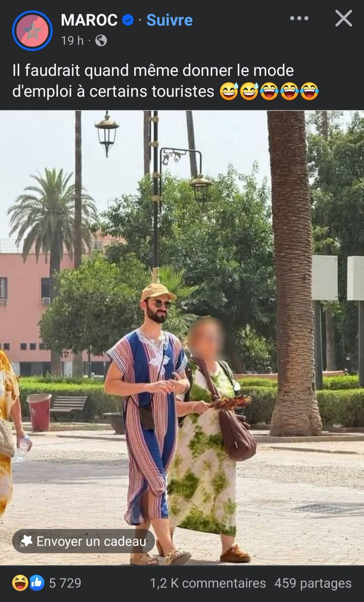 alexcorpsbiere's tweet photo. Pierre Chabrier prit en photo en vacances au Maroc avec une djellaba pour femme 😅 https://t.co/QA0bdFnnUZ