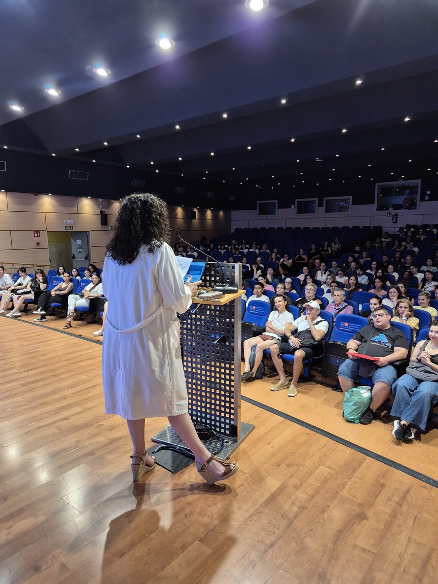 mdurangoli's tweet photo. Acto de Bienvenida a los profesionales de Nueva Incorporación . Organizado por la Dirección de Enfermería @CarmenLobo10 #SomosElMarañon ahora sois el Marañón, ¡Bienvenidos/as! https://t.co/QqPv1qve64
