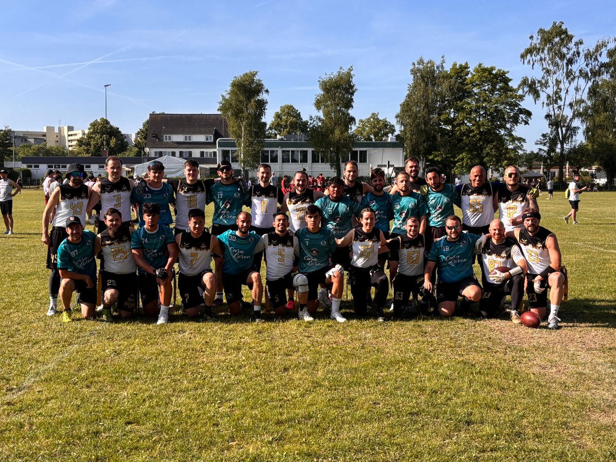 Vva_BlackStorks's tweet photo. 👏 29º puesto final de una mismísima #BigBowl🏟, la competición más grande de 🏈 flag football de 🇪🇺 Europa.
☺️Contentos y muy satisfechos es quedarse corto con lo que hemos vivido este fin de semana por 🇩🇪 Walldorf.
📝Resumen de nuestros partido⤵️
https://t.co/p9XvTI7UA3
🧵👇 https://t.co/5vm5o15Nss