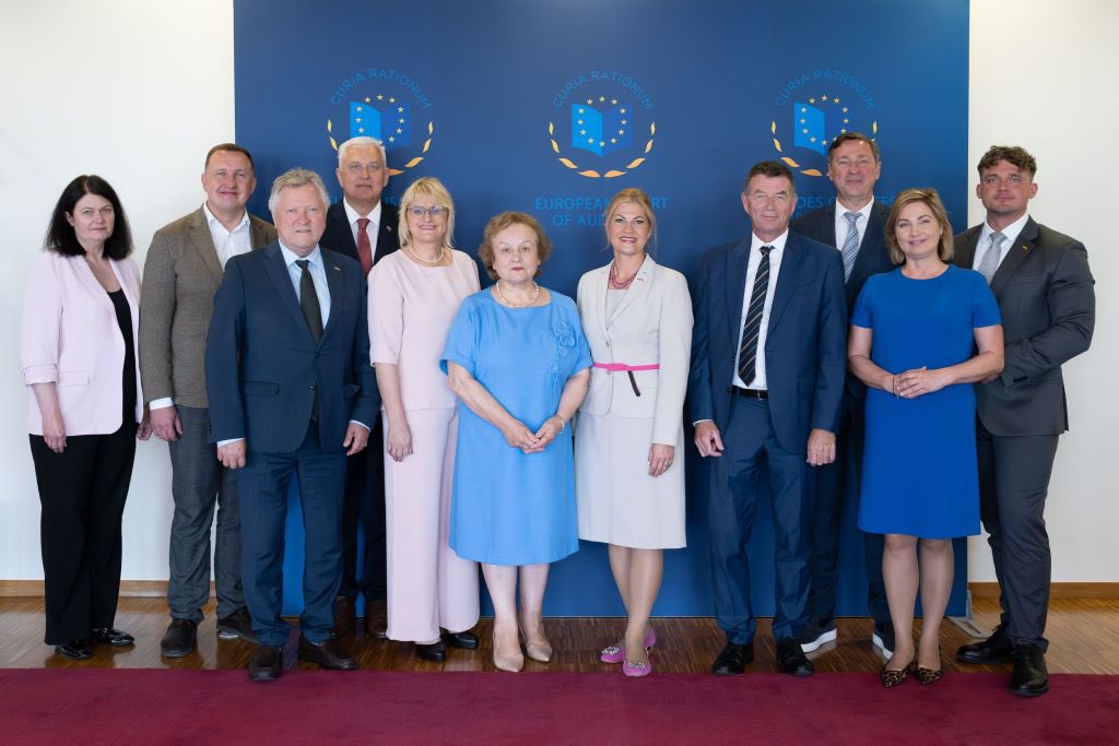 Laima Andrikienė (@andrikiene) on Twitter photo Pleased to welcome 🇱🇹 <a href="/LTSeimasEU/">LT Seimas EU Affairs</a> Committees on European Affairs & Audit to <a href="/EUauditors/">European Court of Auditors</a> today in Luxembourg.
Great exchanges on transparency and lessons learned from the RRF & EU cohesion policy. 🇪🇺🇱🇹 Pleased to welcome 🇱🇹 <a href="/LTSeimasEU/">LT Seimas EU Affairs</a> Committees on European Affairs & Audit to <a href="/EUauditors/">European Court of Auditors</a> today in Luxembourg.
Great exchanges on transparency and lessons learned from the RRF & EU cohesion policy. 🇪🇺🇱🇹
