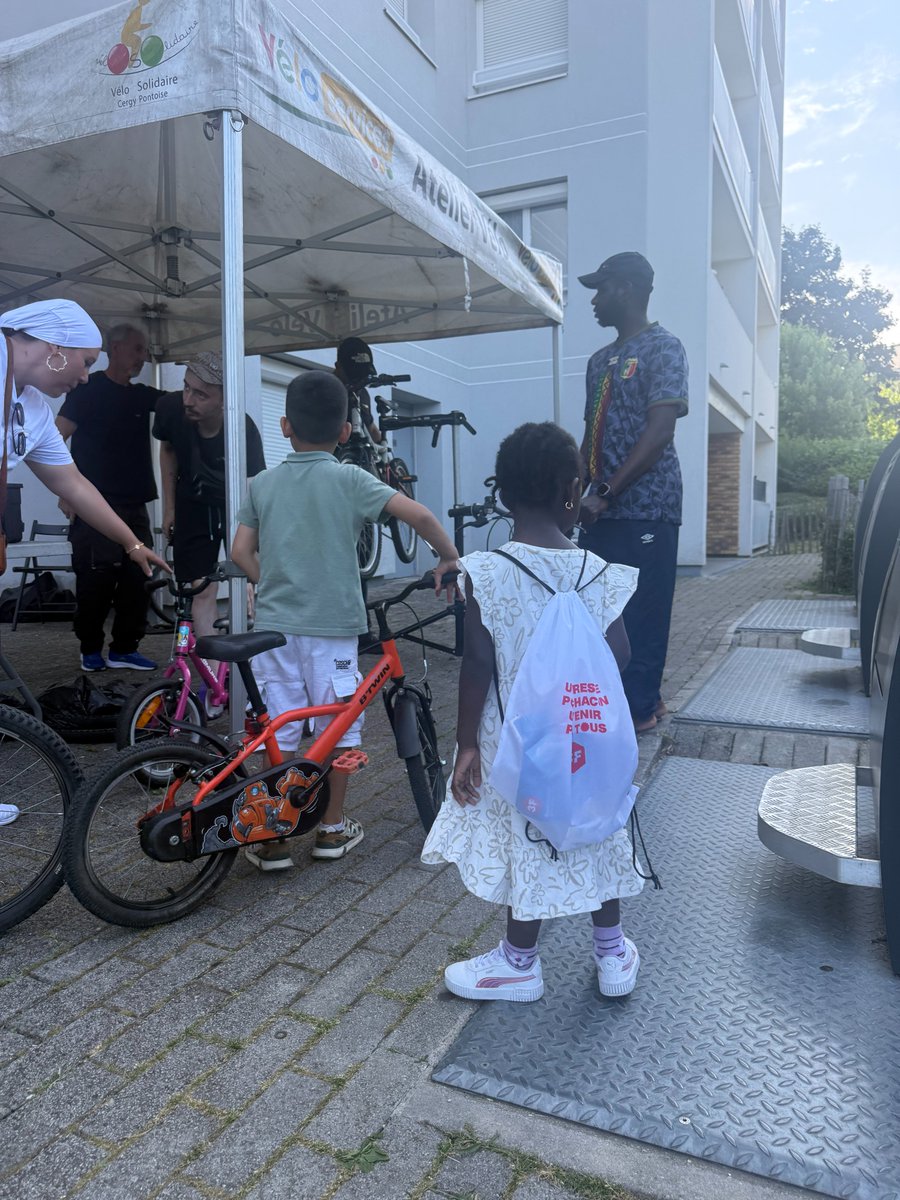 UnionHlm (@unionhlm) on Twitter photo Le 21 juin, Immobilière 3F <a href="/3F_Officiel/">3F_Officiel</a> a organisé un atelier de réparation vélo à Cergy dans le cadre de la #SemaineHlm. Retour en images ! Le 21 juin, Immobilière 3F <a href="/3F_Officiel/">3F_Officiel</a> a organisé un atelier de réparation vélo à Cergy dans le cadre de la #SemaineHlm. Retour en images !
