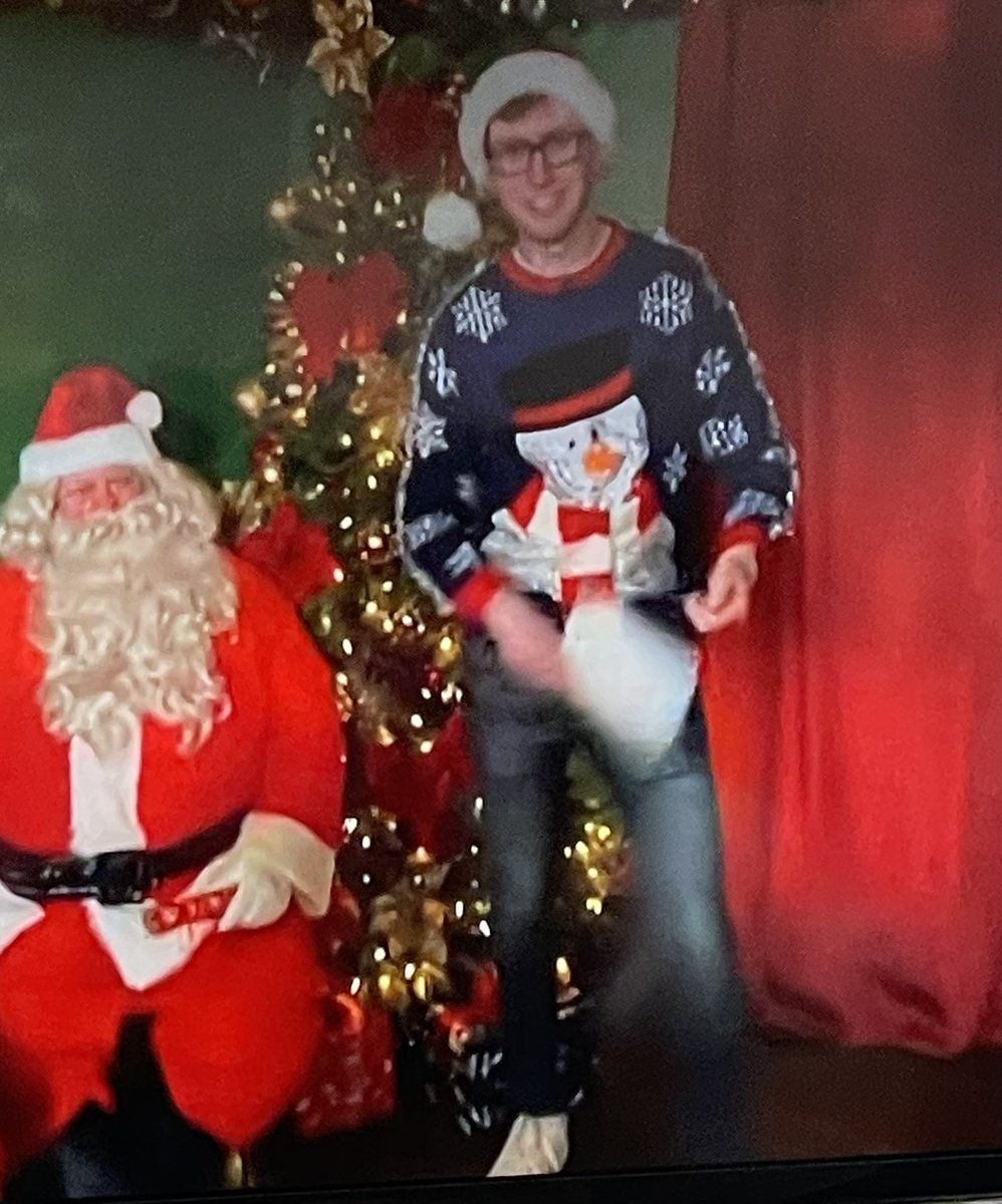 Think it is a bit early for putting your tree up <a href="/bushontheradio/">Andy Bush</a> and bringing joy to the world on This Morning !