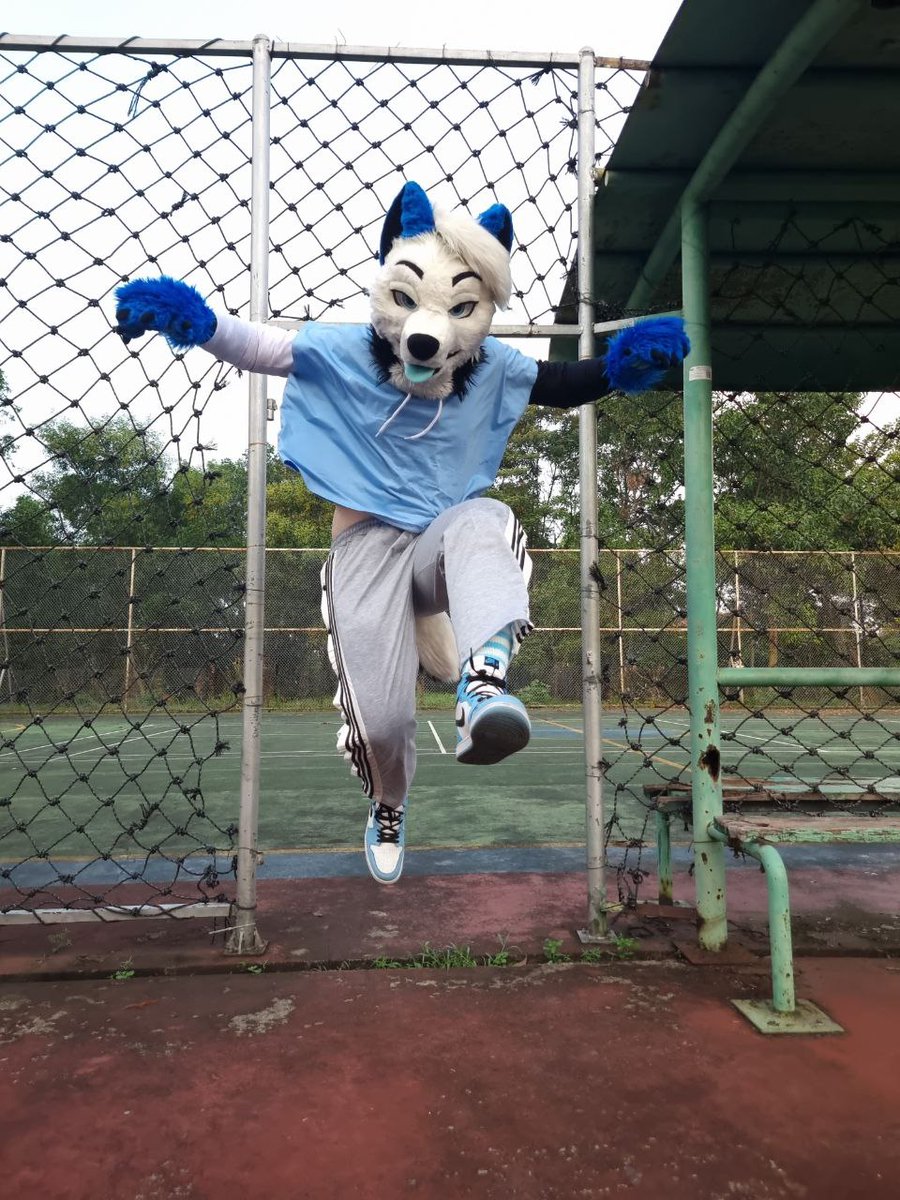 I kept running 

#FursuitEveryday