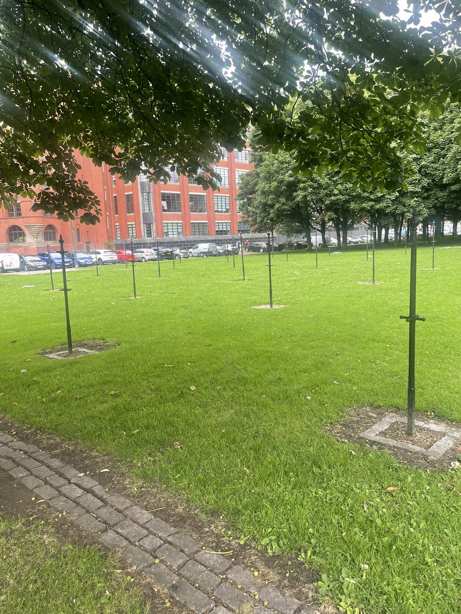 GoJaBrown's tweet image. Saw these on Glasgow Green just after I was reading Gunner in West brewery (sadly with a coffee). @AlanJParks