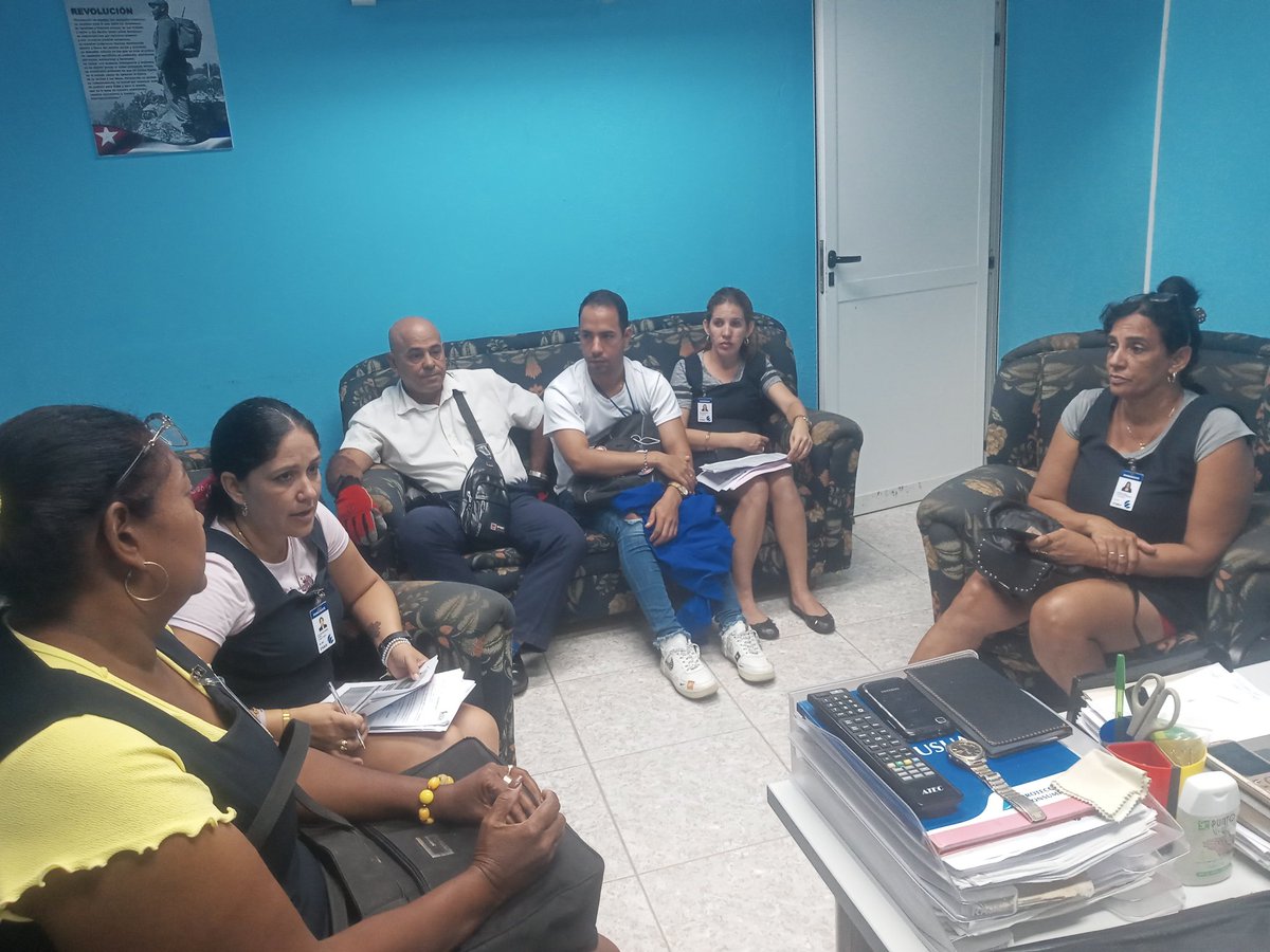 En el CT Bayamo analizamos semanalmenre las cuentas por cobrar y,  junto al área de Operaciones se  acordaron acciones concretas para su disminución. La gestión integrada fortalece la eficiencia institucional.
#TrabajoEnEquipo
#GenteQueSuma
<a href="/ETECSAGranma/">Bayamesa2025</a>