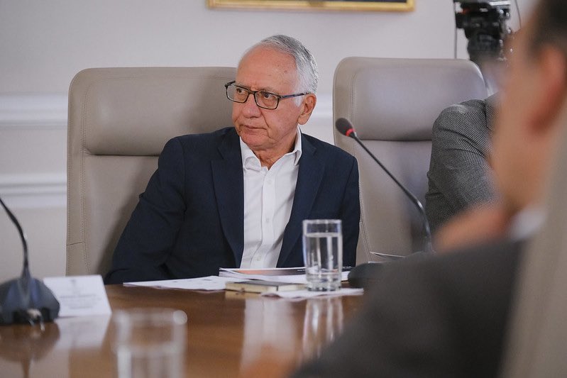 Gracias a una inversión histórica de $36,8 billones, un 24 ,22% más que el gobierno anterior, el país ha logrado reducir significativamente la mortalidad por desnutrición en menores de cinco años. En 2024, esta disminuyó un 42 % frente a 2022, y en 2025 la reducción alcanza el