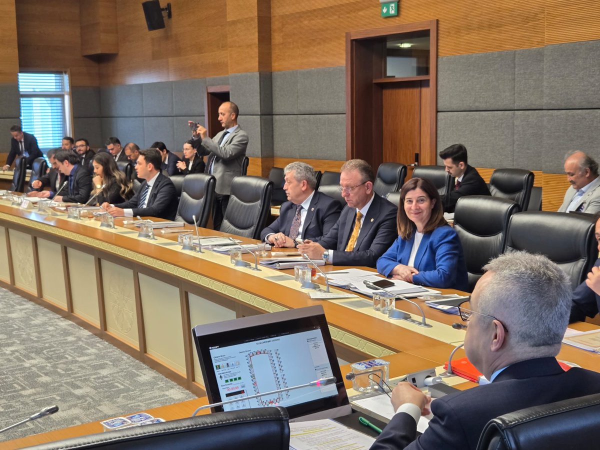 Kit Komisyonu olarak;

📍Çay İşletmeleri Genel Müdürlüğü ve
📍Türkiye Şeker Fabrikaları A.Ş.
üst denetim kurulu toplantılarına katılım sağladık.

Ülkemizin stratejik öneme sahip bu iki güzide kurumunun faaliyetlerini yakından inceleyip, verimli istişarelerde bulunduk. 🇹🇷🍬🍃