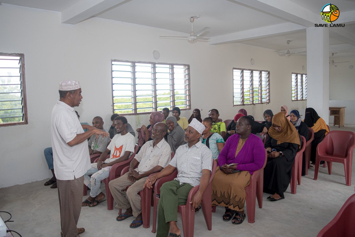 savelamu's tweet image. Partnering with Pawanka Fund, we’re raising awareness on the National Mangrove Ecosystem Plan in Mokowe. Community voices are key in protecting Lamu’s mangroves and shaping a sustainable future.
@pawankafund 
@WorldBank 
@IUCN_Mangrove