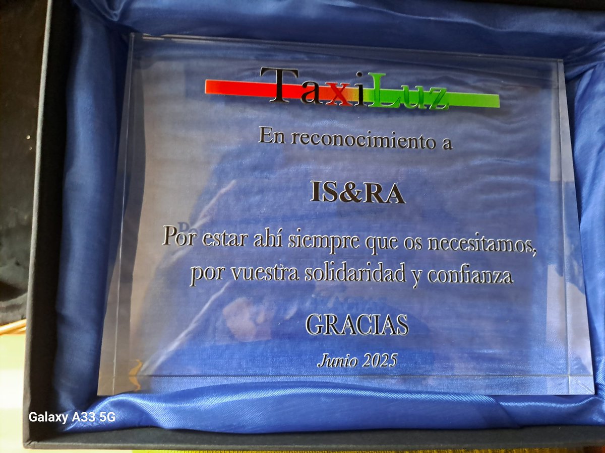 El pasado Lunes, #Taxiluz reunió a todos aquellos que año tras año nos ayudan a hacer realidad nuestro evento. No podemos nombrarlos a todos, pero allí les entregamos una placa conmemorativa para que sepan que les estamos eternamente agradecidos a todos y cada uno de ellos.❤️