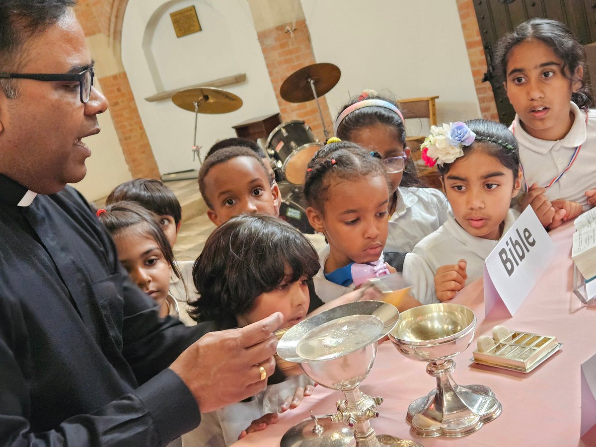 MrMakda_AMPA's tweet photo. Year 3s have had a wonderful afternoon visiting the Church of Resurrection. 
@AbbeyMead_TMET https://t.co/oi1sO8vjC0