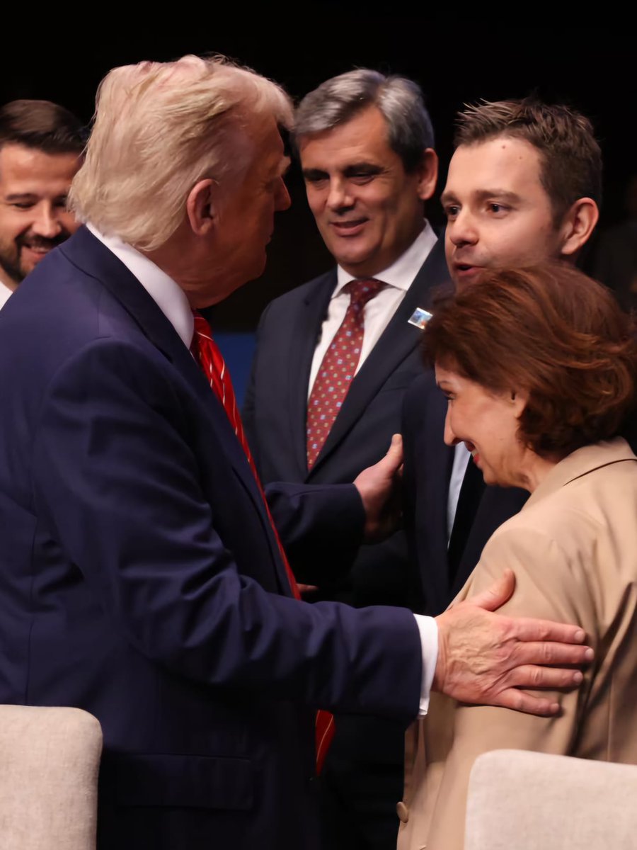 Гога <a href="/gogamkd/">Гордана Сиљановска Давкова (Gordana Siljanovska)</a> и <a href="/realDonaldTrump/">Donald J. Trump</a> 🔥🔥🔥
Ај кој може Фејв и РТ за невиденава изолација 👌
Плиссссссс