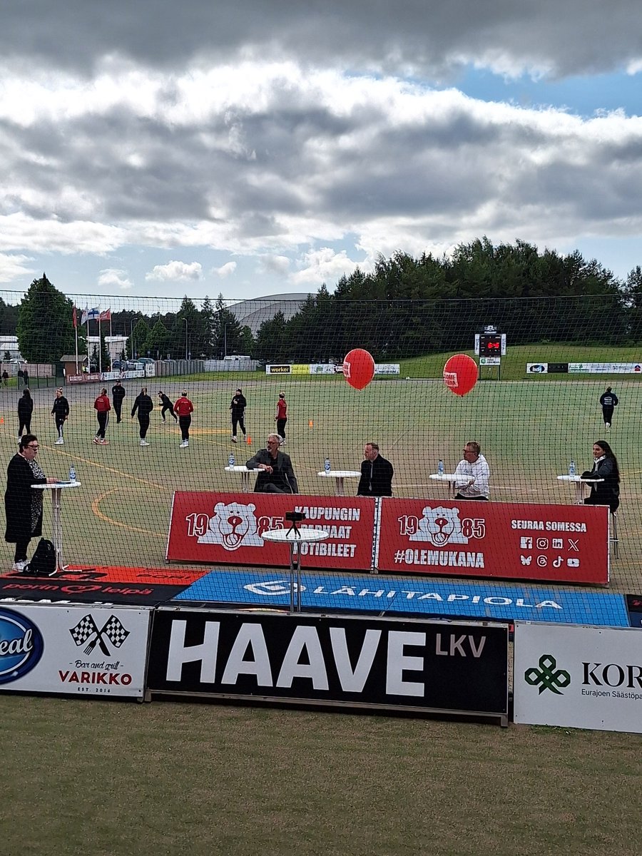 #SuomiAreena teemana miten urheilu rahoitetaan tulevaisuudessa julkisen talouden säästäessä ja rahapeliuudistuksen myötä. <a href="/Olympiakomitea/">Olympiakomitea</a> #Keskitalo <a href="/okmfi/">Opetus- ja kulttuuriministeriö</a> <a href="/mikapoutala/">Mika Poutala</a> tj #Aalto ja <a href="/NooralottaNezir/">Nooralotta Neziri</a> Tärkeä kysymys ja myöskin miten rahat kohdennetaan mm. pienille lajeille!