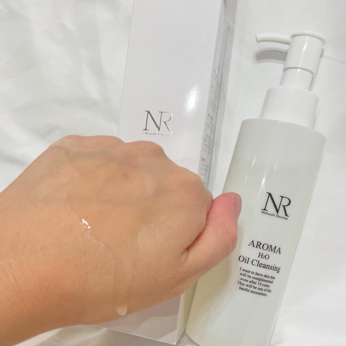 chocolateeenn's tweet photo. NatuoreRecover AROMA H2Oオイルクレンジングをコエタス様より提供していただきました！

マツエクの人🙆
ダブル洗顔不要なのに、毛穴も保湿もケアしてくれる

#コエタス #PR 
#AROMAH2Oオイルクレンジング#NatuoreRecover#ナチュレリカバー#クレンジングオイル　#オイルクレンジング https://t.co/bLvv6QoUpF