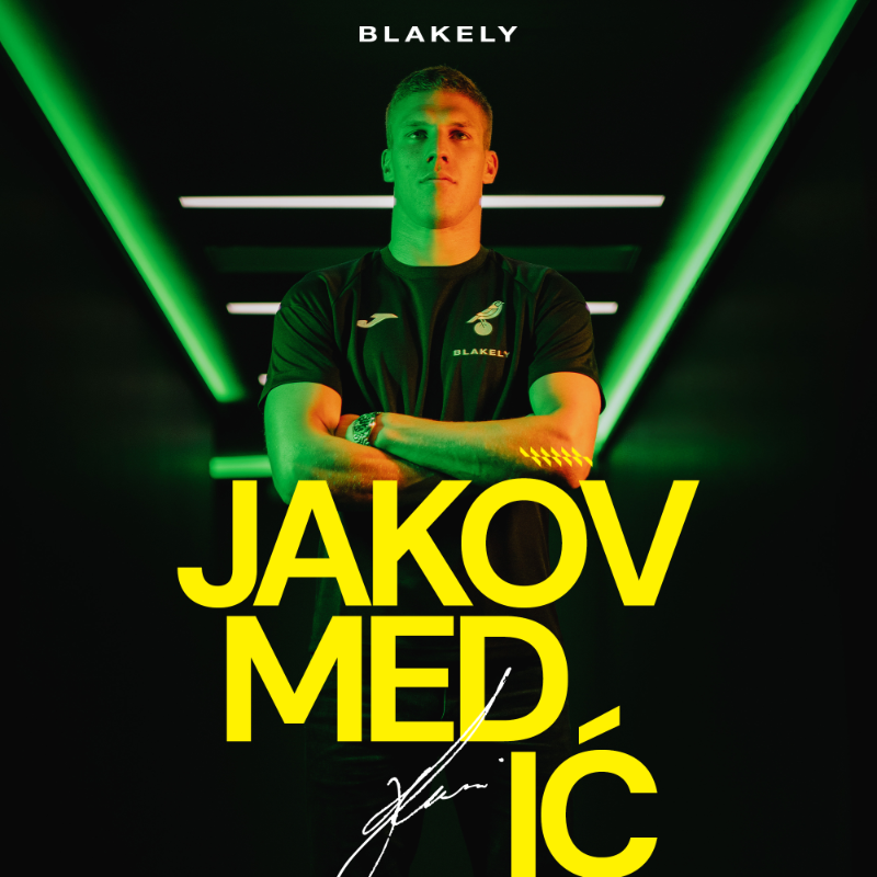 NorwichCityFC's tweet photo. We've agreed a deal to sign Croatian defender Jakov Medić from Eredivisie club Ajax 🤝

The 26-year-old joins on a three-year deal with the option of an additional 12 months ✍️
