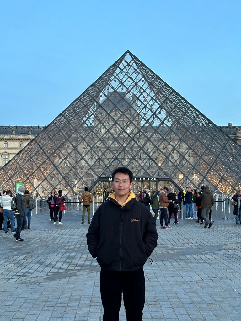 Tsinghua_Uni's tweet image. “I hope every #TsinghuaRen can freely explore life’s possibilities, create, and enjoy their own unique university experience,” says Zhong Haochen (China), a #ClassOf2025 undergraduate from the School of Life Sciences, defining #MyTsinghuaStory with #EmbraceDiversity.