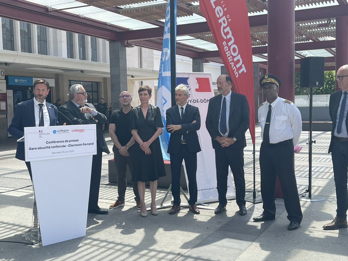 Louis Giscard d'Estaing (@lgiscardestaing) on Twitter photo Particulièrement sensible comme Conseiller Régional membre des commissions #securite et #Transports d’être aux côtés du Président <a href="/auvergnerhalpes/">Auvergne-Rhône-Alpes</a> <a href="/Pannekouckefabr/">Fabrice Pannekoucke</a> pour la présentation de l’opération sécurité renforcé à la gare #SNCF de <a href="/ClermontFd/">Clermont-Ferrand</a> Particulièrement sensible comme Conseiller Régional membre des commissions #securite et #Transports d’être aux côtés du Président <a href="/auvergnerhalpes/">Auvergne-Rhône-Alpes</a> <a href="/Pannekouckefabr/">Fabrice Pannekoucke</a> pour la présentation de l’opération sécurité renforcé à la gare #SNCF de <a href="/ClermontFd/">Clermont-Ferrand</a>
