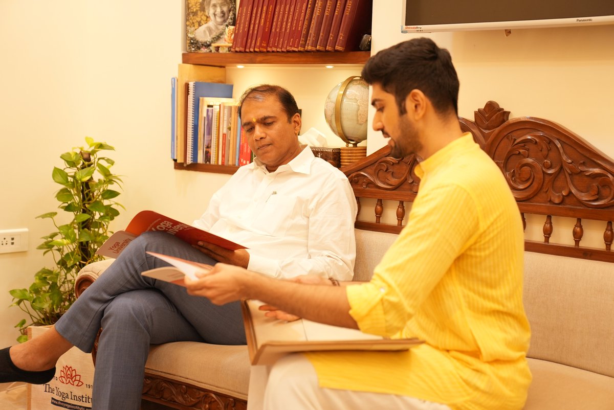 Dr. Pankaj Bhoyar ji, State Minister for Home &amp; Rural Development, visited The Yoga Institute and had an enriching interaction with Hansa Maa, Shri Hrishi ji Yogendra and the TYI community. He praised the Institute’s global vision for Yoga for all.