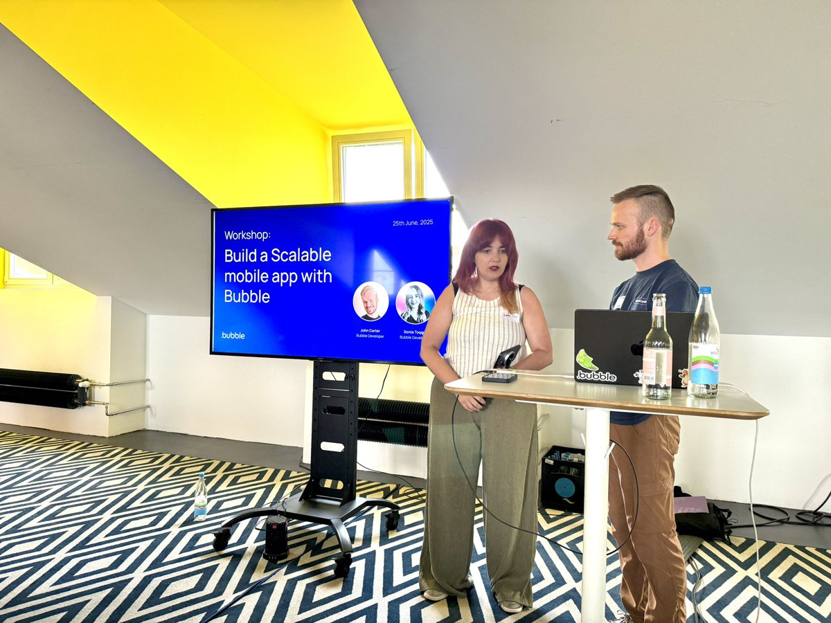 Fede (@fede_bubble) on Twitter photo About to start: @sanscodeio’s <a href="/bubble/">Bubble</a> mobile presentation with a star demo assist from <a href="/sonia_toqqe/">Sonia Toqqe</a> at BuildersKlub conference About to start: @sanscodeio’s <a href="/bubble/">Bubble</a> mobile presentation with a star demo assist from <a href="/sonia_toqqe/">Sonia Toqqe</a> at BuildersKlub conference