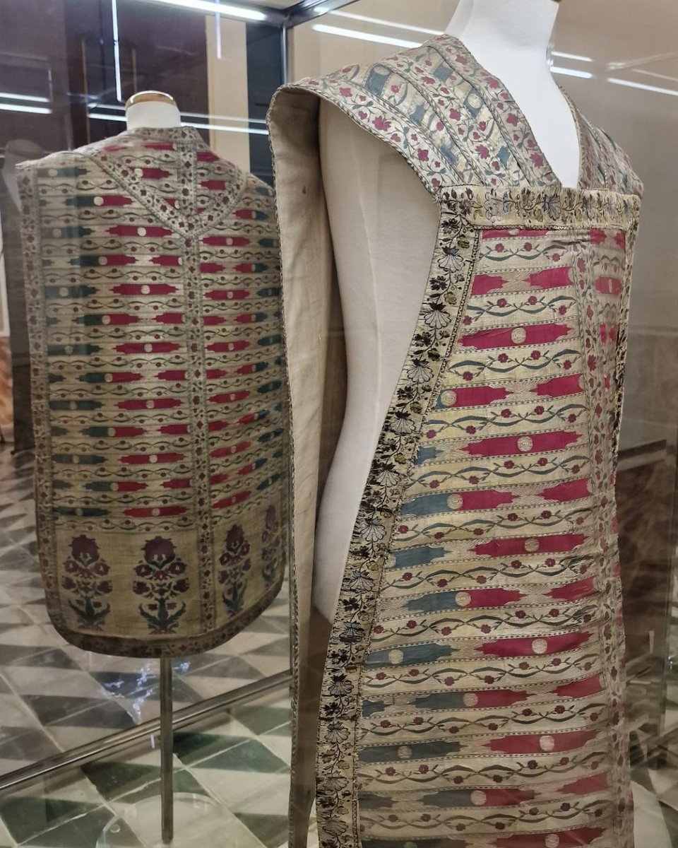 Global Menta (@globalmentaa) on Twitter photo Hoy hemos asistido a la inauguración de la nueva exposición temporal en el <a href="/MuseoSeda/">Museo de la Seda</a>: "El tejido como símbolo del Estado", una muestra única del Museo Nacional de Lituania, que llega por primera vez a Valencia.
¡No te la pierdas!
#MuseoSeda #GlobalMenta Hoy hemos asistido a la inauguración de la nueva exposición temporal en el <a href="/MuseoSeda/">Museo de la Seda</a>: "El tejido como símbolo del Estado", una muestra única del Museo Nacional de Lituania, que llega por primera vez a Valencia.
¡No te la pierdas!
#MuseoSeda #GlobalMenta