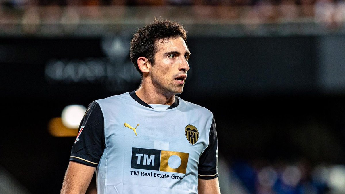 À Punt Esports (@apuntesports) on Twitter photo ⚽️🦇 Segons ha pogut conéixer <a href="/apunt_media/">À Punt</a>, <a href="/TarregaCesar/">César Tárrega Requeni</a> no està en venda
El <a href="/valenciacf_vale/">Valencia CF</a> ha rebut una oferta al voltant de 🔟 milions del Bolonya que el club de Mestalla considera ridícula.
🔗 apuntmedia.es/esports/futbol… ⚽️🦇 Segons ha pogut conéixer <a href="/apunt_media/">À Punt</a>, <a href="/TarregaCesar/">César Tárrega Requeni</a> no està en venda
El <a href="/valenciacf_vale/">Valencia CF</a> ha rebut una oferta al voltant de 🔟 milions del Bolonya que el club de Mestalla considera ridícula.
🔗 apuntmedia.es/esports/futbol…