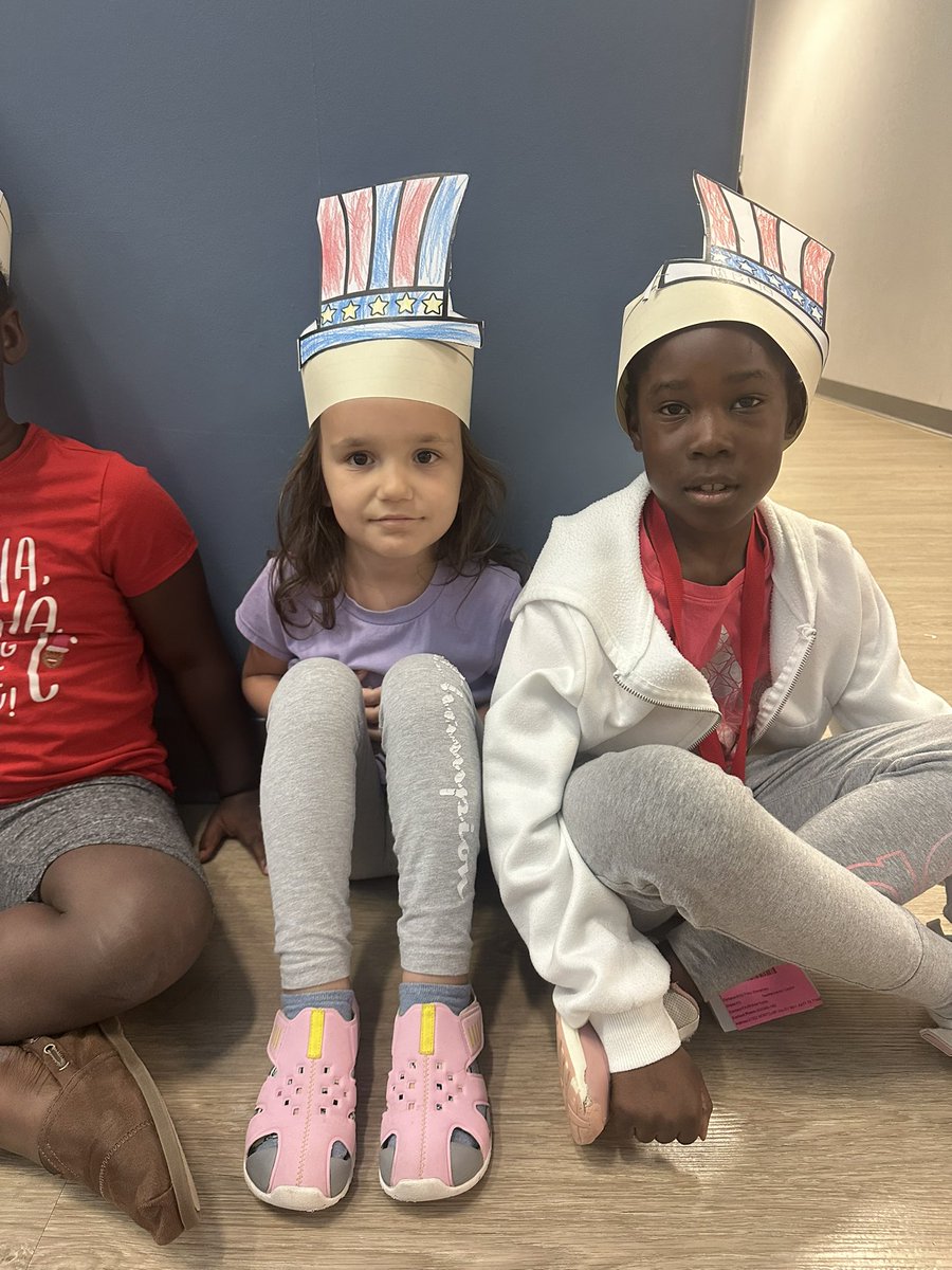 Claytons3rdKISD's tweet image. 4th of July Parade to start closing out KSAT! 

#KatyISD
#NEKSAT25
@J_Duddington @J_Liu321