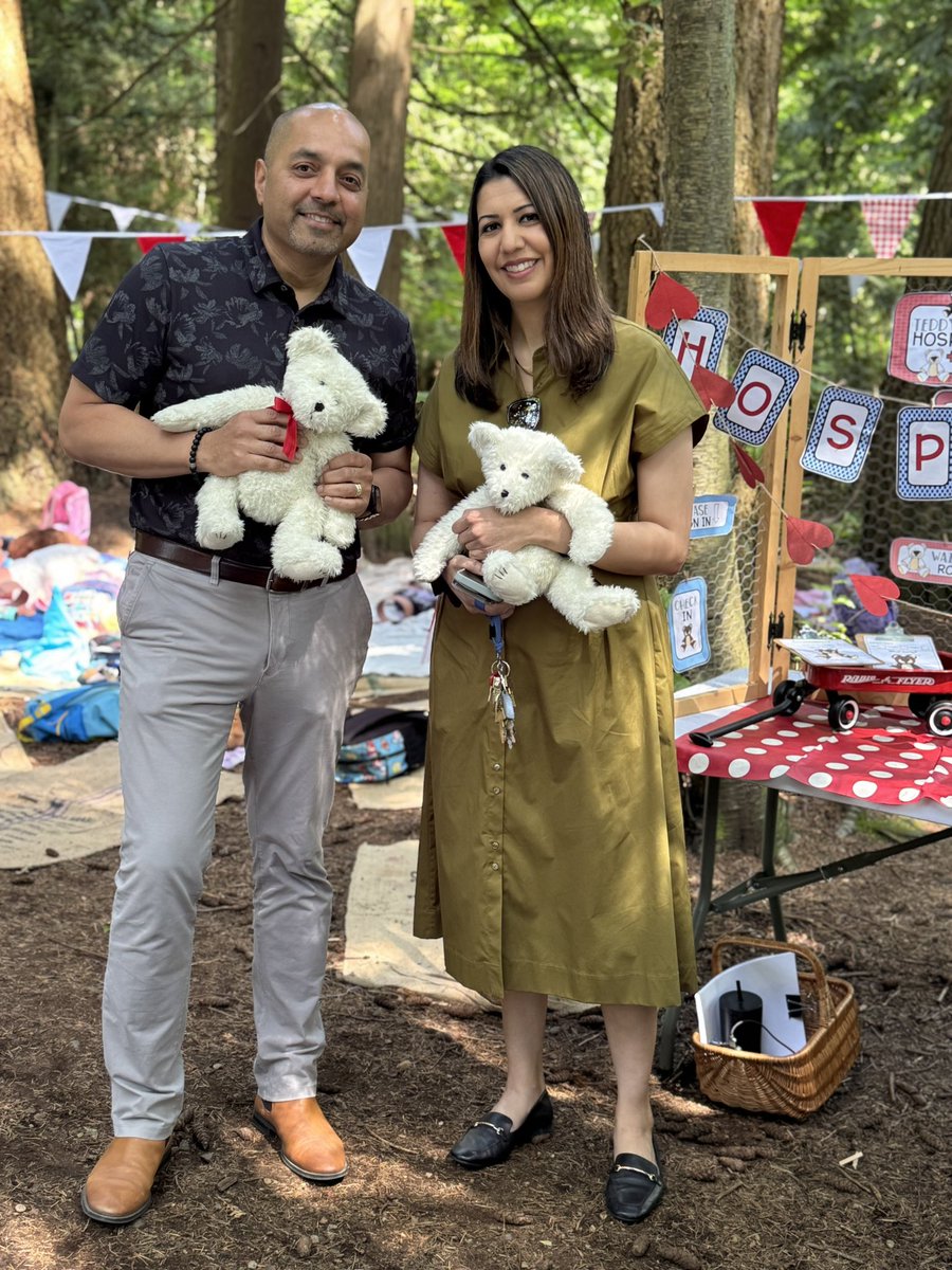 ellen_petersson's tweet photo. Thank you for joining us at our yearly Kindergarten Teddy Bear Picnic! 🧺 🧸 @nederdhillon @mcnally_laurae #reenagill @Surrey_Schools #grandfrienddon #kindergarten #rayshepherd https://t.co/oGGfwvcFyb