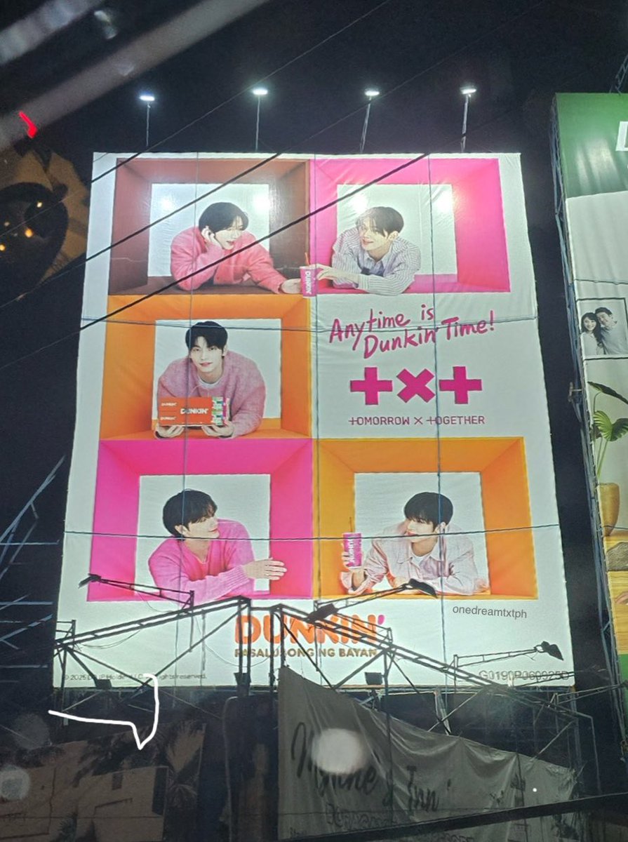 onedreamtxtph's tweet photo. PAUSE COMMERCIAL LANG PO ‼️ 

TXT's DUNKIN PH BILLBOARD SPOTTED AT EDSA CUBAO! 

Our local ambassadors! 🍩🫡🇵🇭

TXT DUNKIN AMBASSADORS
#DunkinPH_TXT
#TXTogetherWithDunkin 
#TOMORROW_X_TOGETHER https://t.co/rsXBsbtvhf