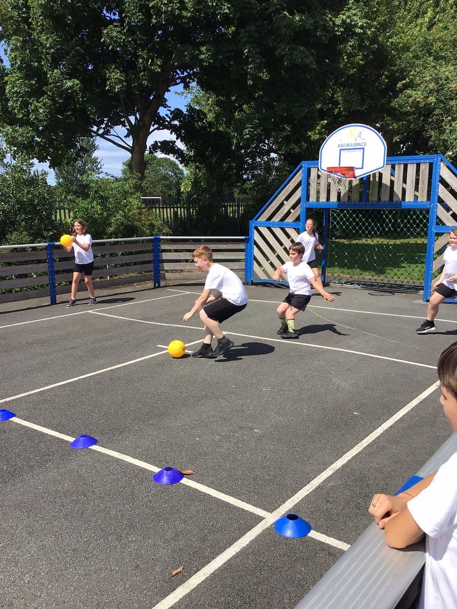 The sun was shining for Year 5 this afternoon for our sports week dodgeball tournament!