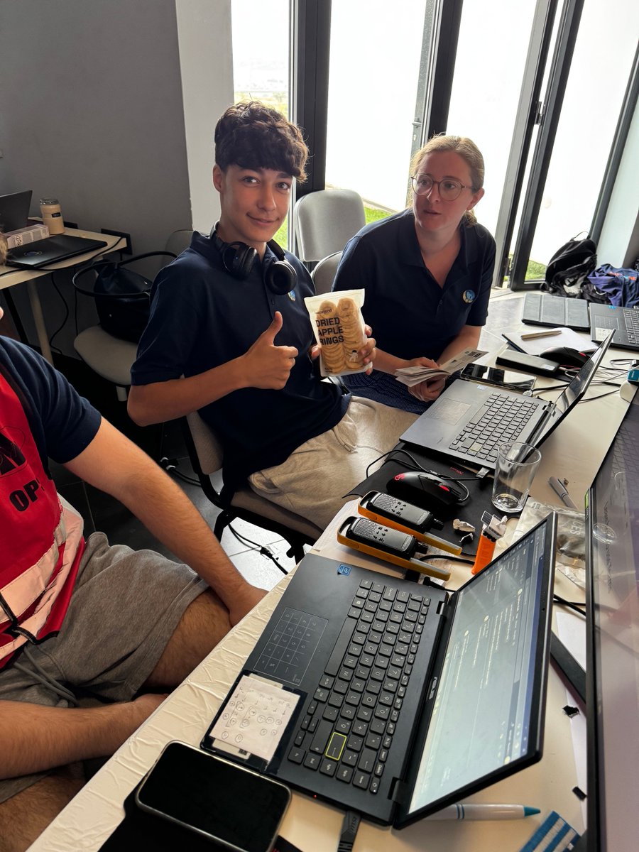 oewf's tweet photo. 🚀 Day 2 #EXPLORE1: First EVA complete! But the real challenge? Eating well when the nearest grocery store is 230M km away 🍎
Partnering with @get_spacefood for 100% natural space nutrition - no chemicals, no added sugar, just fuel for Mars explorers 🔴
#astronautforaweek https://t.co/zGp2YZ7wMJ