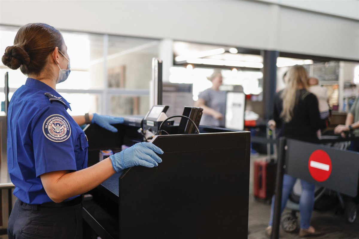 FlyFlagstaffAZ's tweet image. Happy Airport Workers Day! Today we celebrate the incredible team that keeps air travel safe, smooth, and on schedule. Thank you to everyone at FLG for your dedication and hard work! ✈️👏
#AirportWorkersDay2025 #FlyFlagstaffAZ